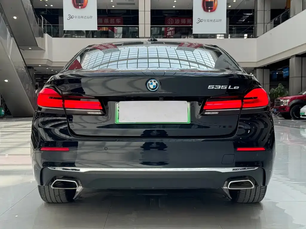 BMW 5 Series New Energy — фото 4