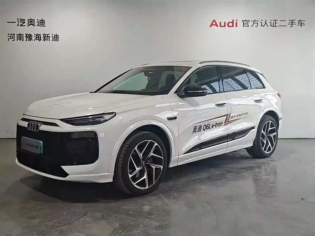 Audi Q6L e-tron — фото 1