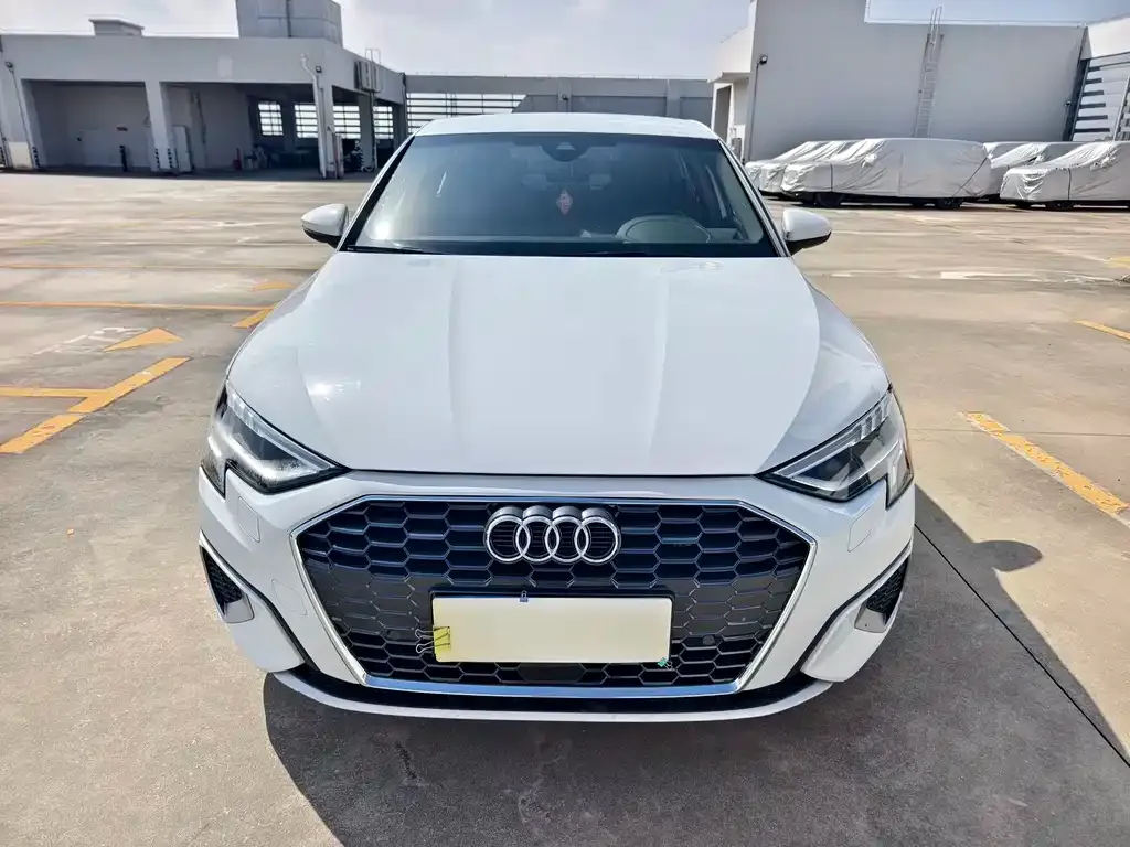 Audi A3 — фото 1