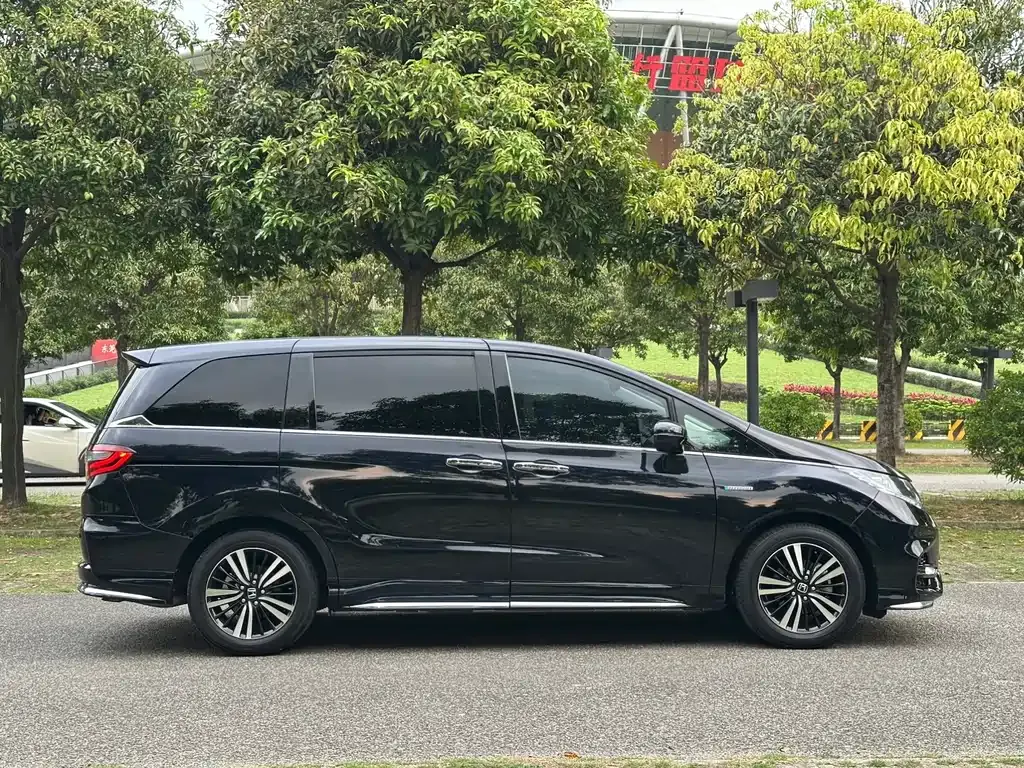 Honda Odyssey — фото 10