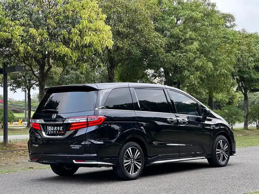 Honda Odyssey — фото 6