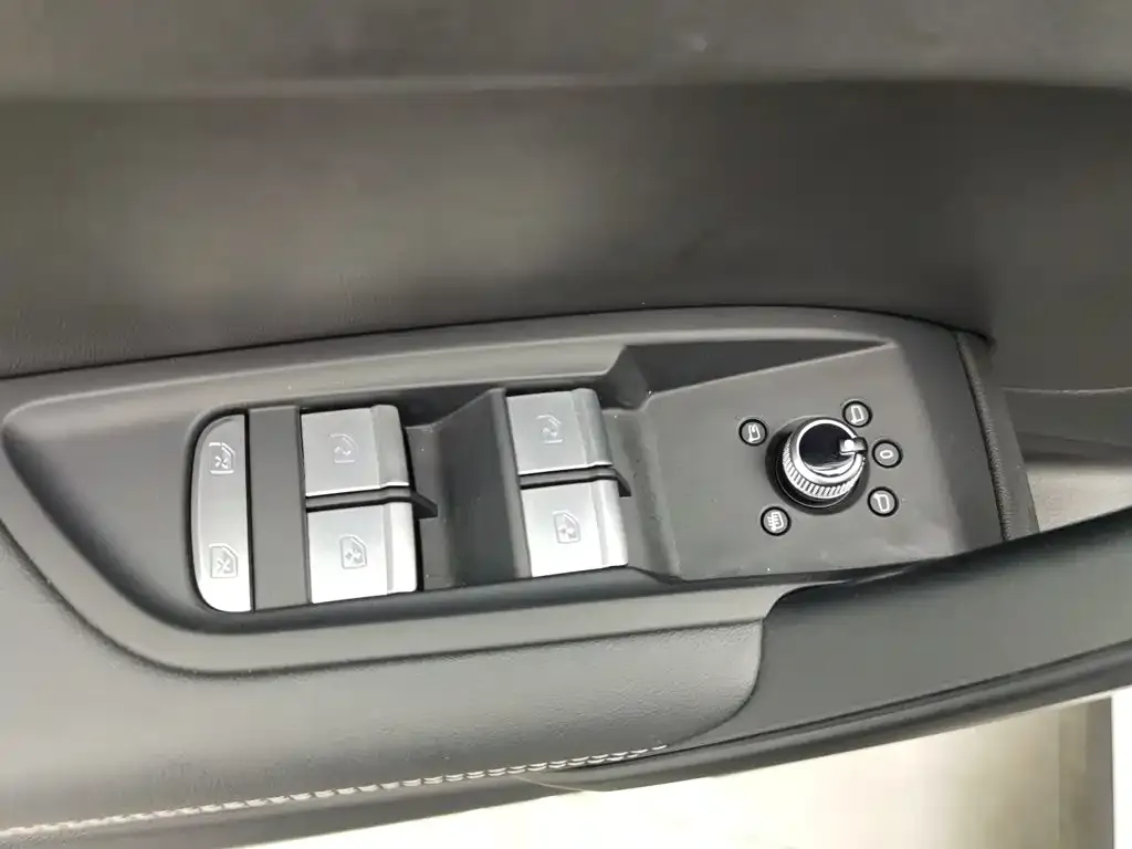 Audi Q5L 2024 из CN, фото 4