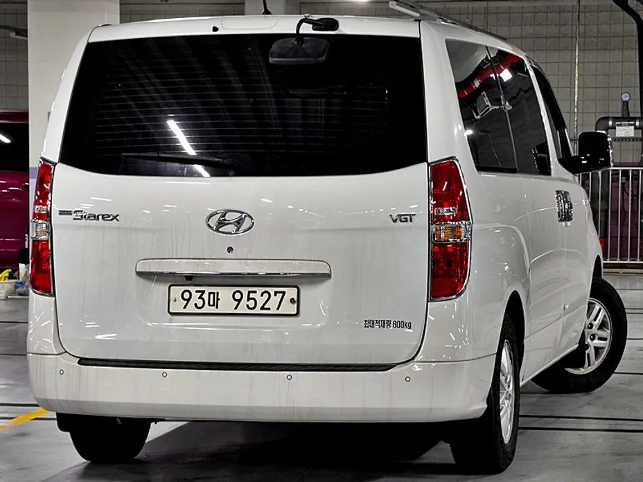 Hyundai Starex — фото 3