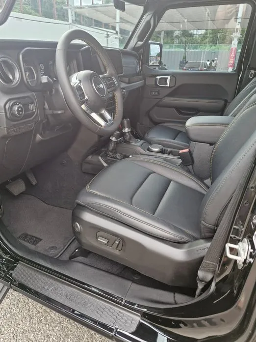 Jeep Wrangler 2024 из KR, фото 2
