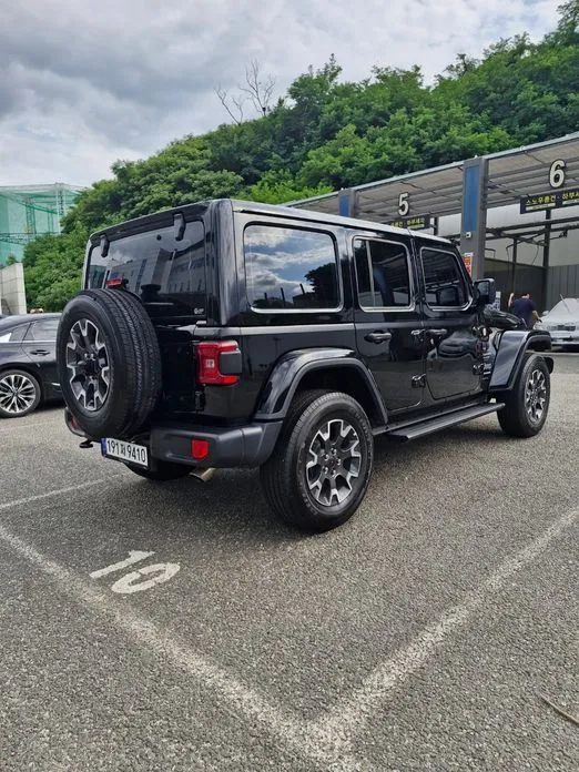 Jeep Wrangler 2024 из KR, фото 3