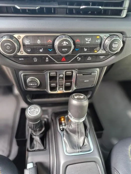Jeep Wrangler 2024 из KR, фото 4