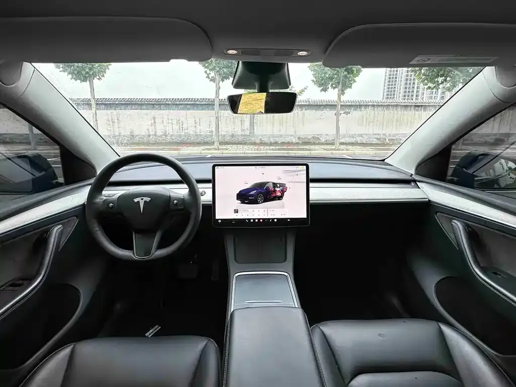 Tesla Model Y — фото 3