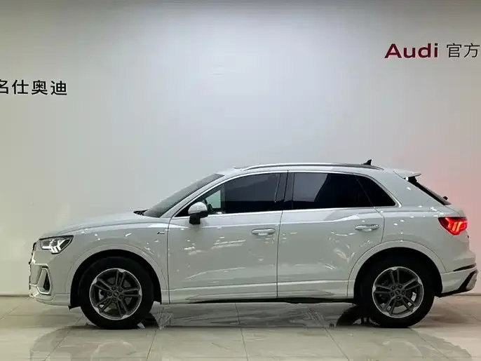 Audi Q3 — фото 10