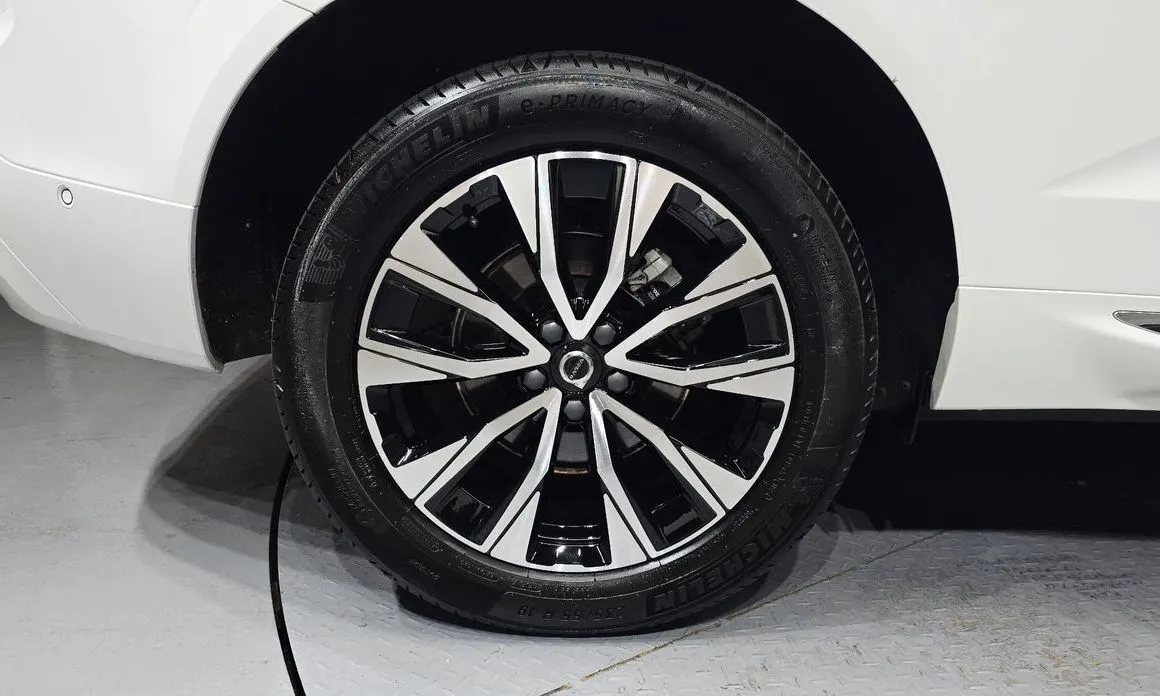 Volvo XC60 2025 из KR, фото 3