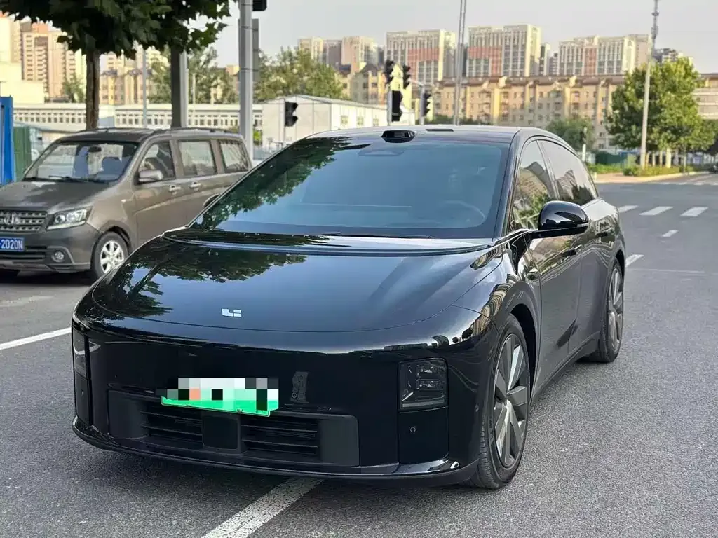 Li Auto i6 — фото 1