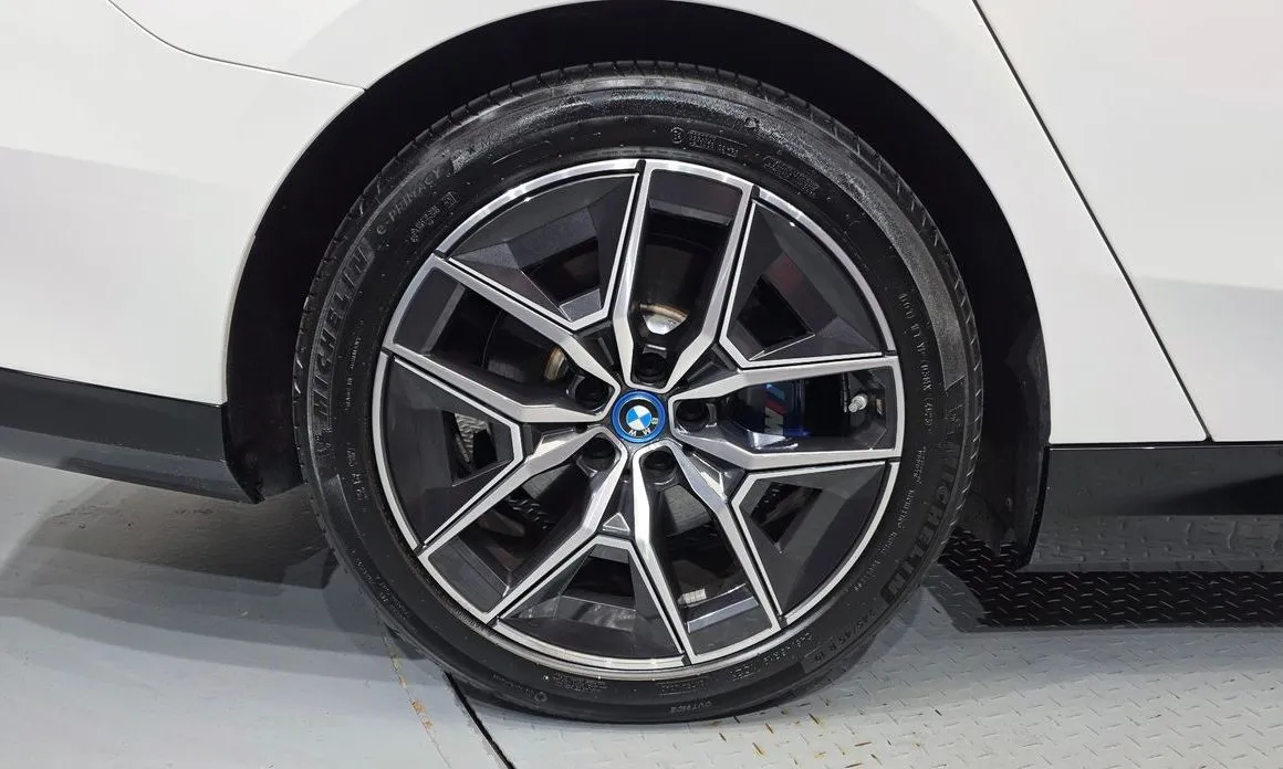 BMW i5 2024 из KR, фото 5