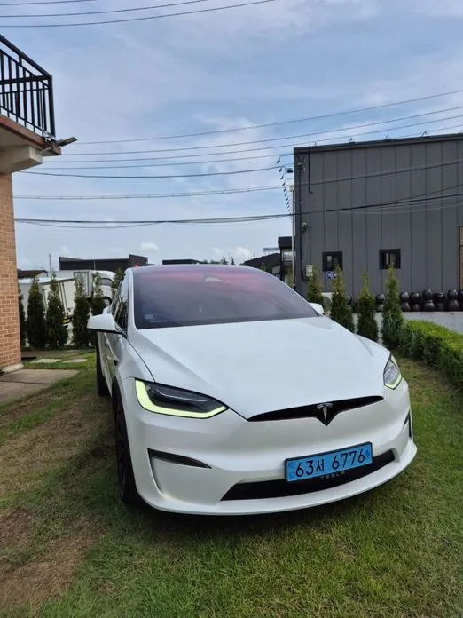 Tesla Model X — фото 8
