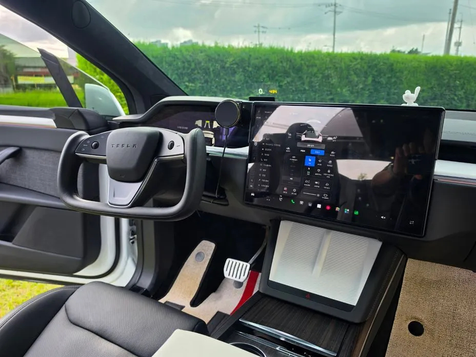 Tesla Model X — фото 7