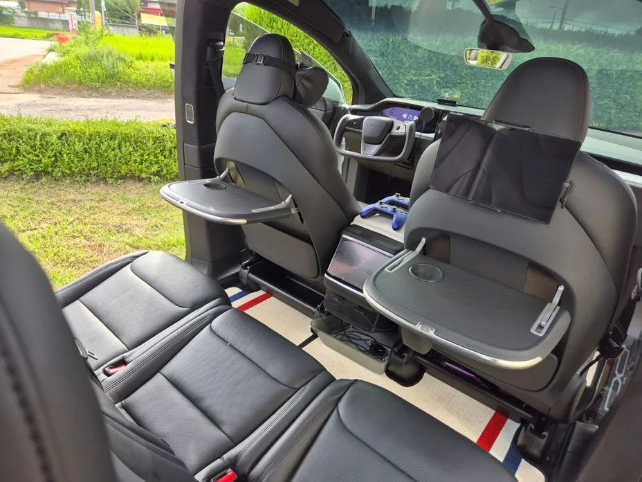 Tesla Model X — фото 10