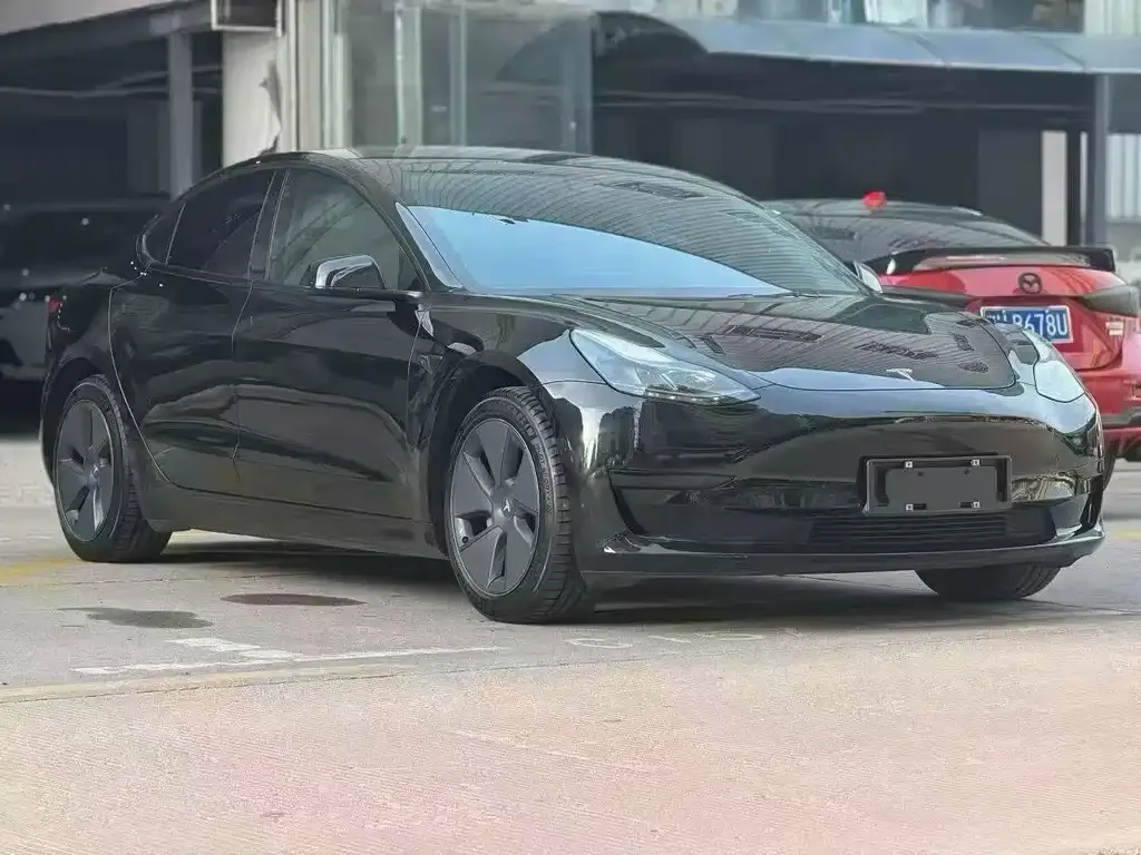 Tesla Model 3 — фото 10