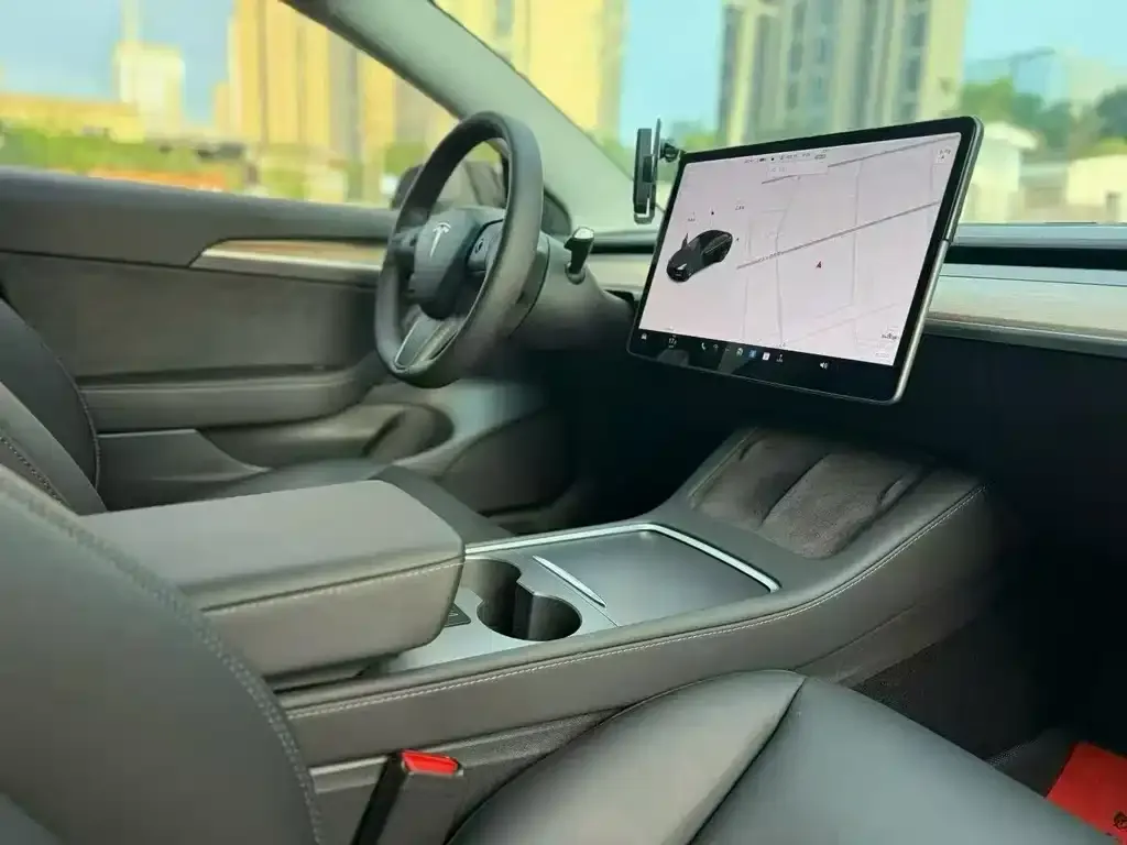 Tesla Model 3 — фото 2