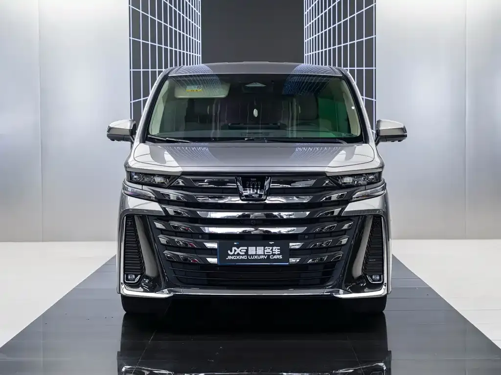 Toyota Vellfire — фото 2