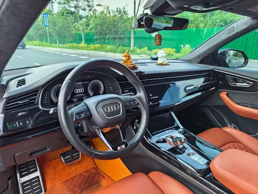 Audi Q8 — фото 7
