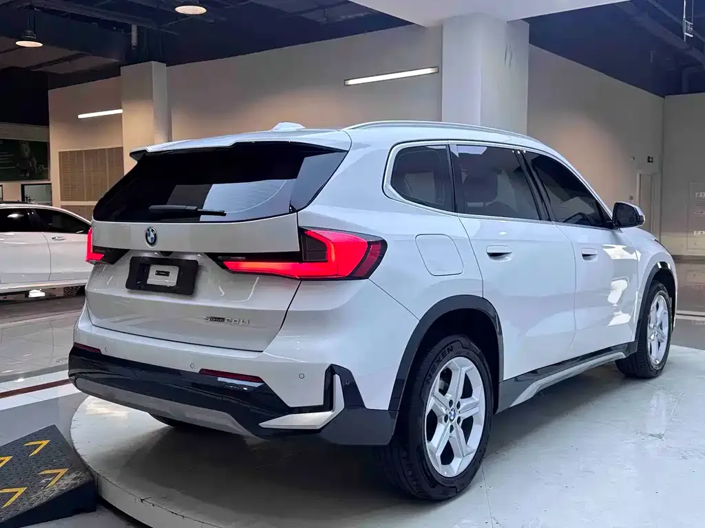 BMW X1 — фото 9