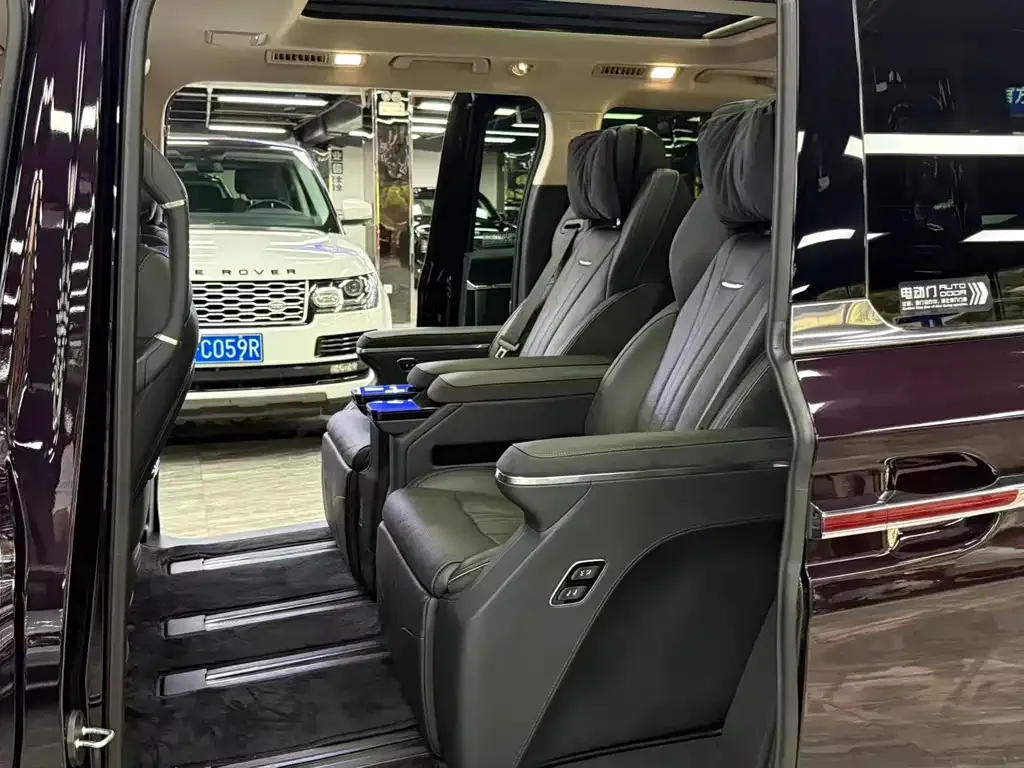 Hongqi HQ9 PHEV 2024 из CN, фото 3