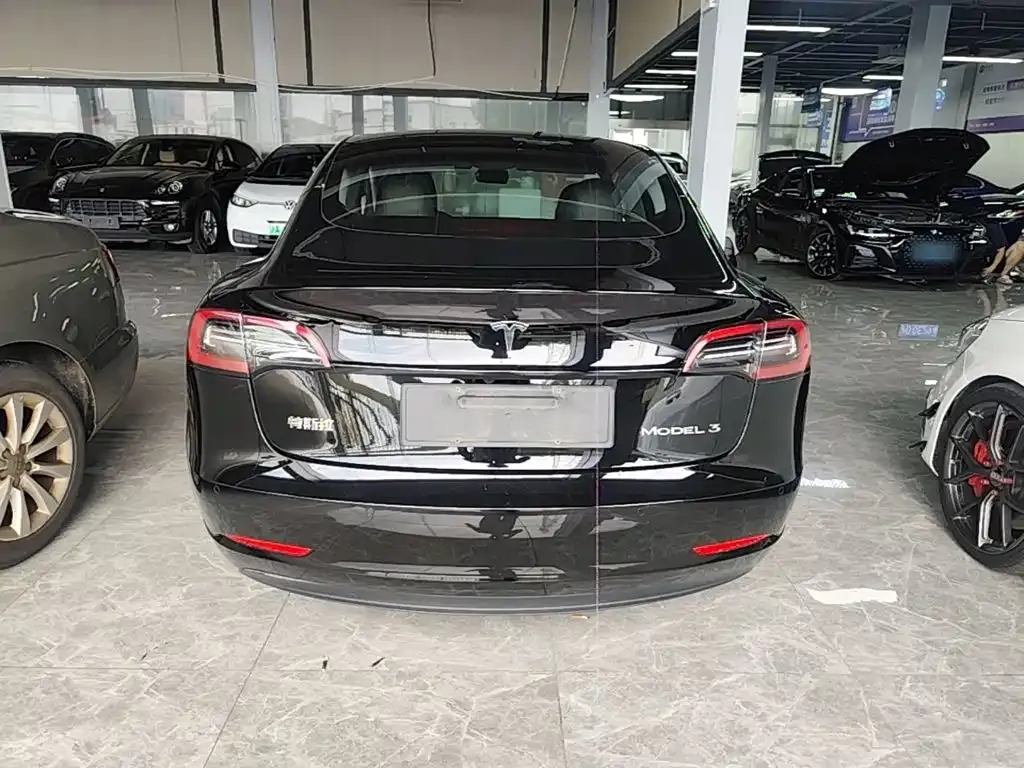 Tesla Model 3 — фото 3