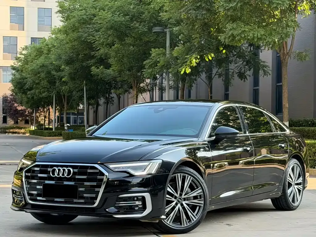 Audi A6L — фото 1