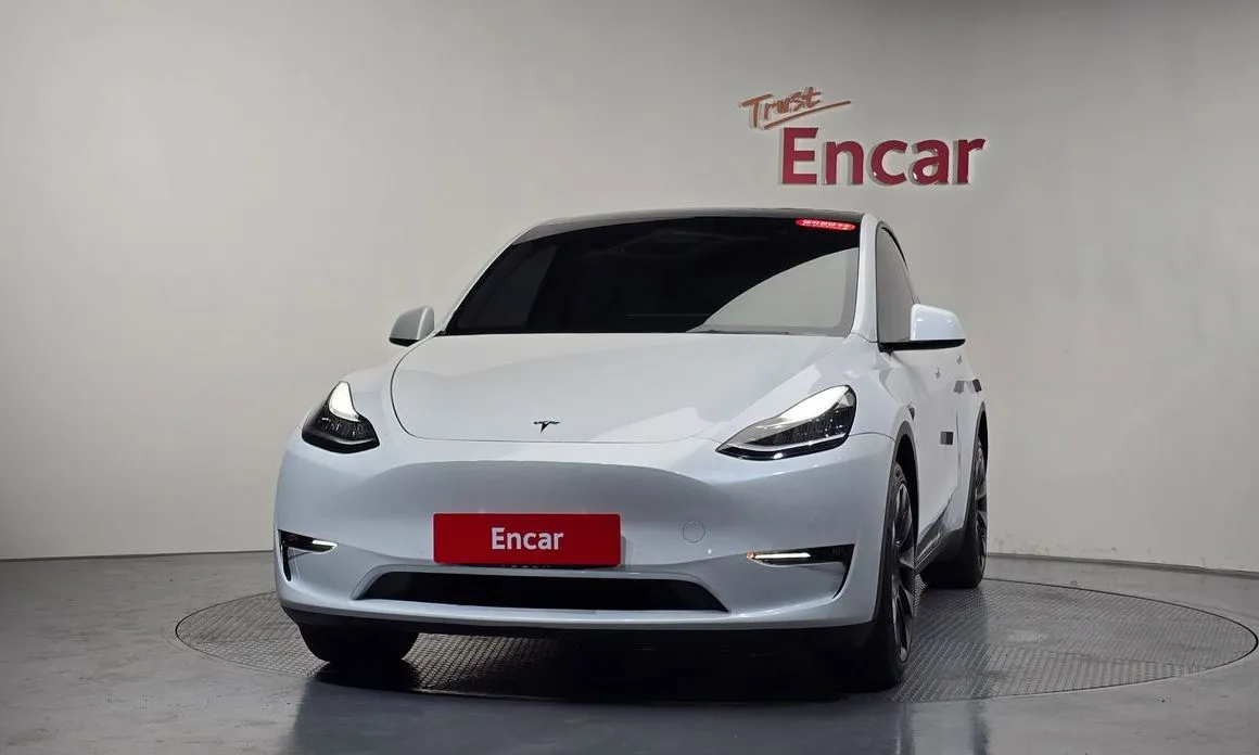 Tesla Model Y — фото 9