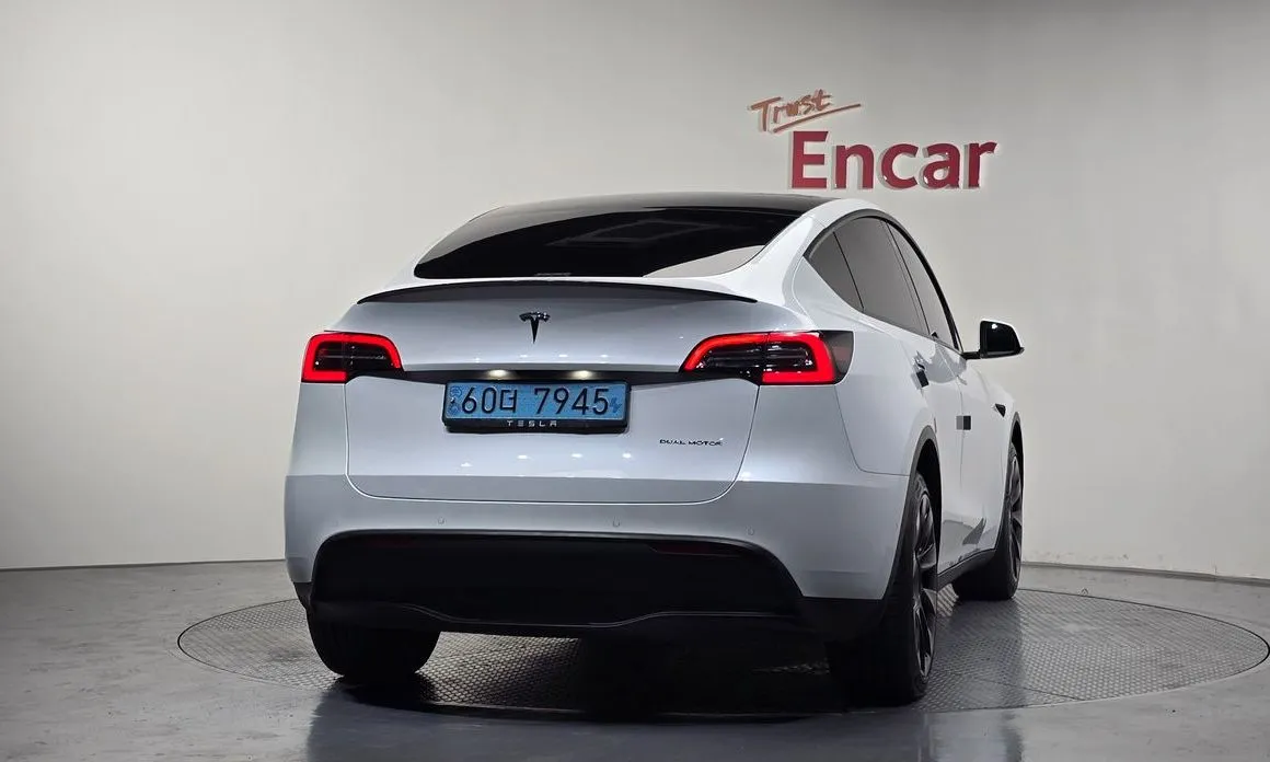 Tesla Model Y — фото 5