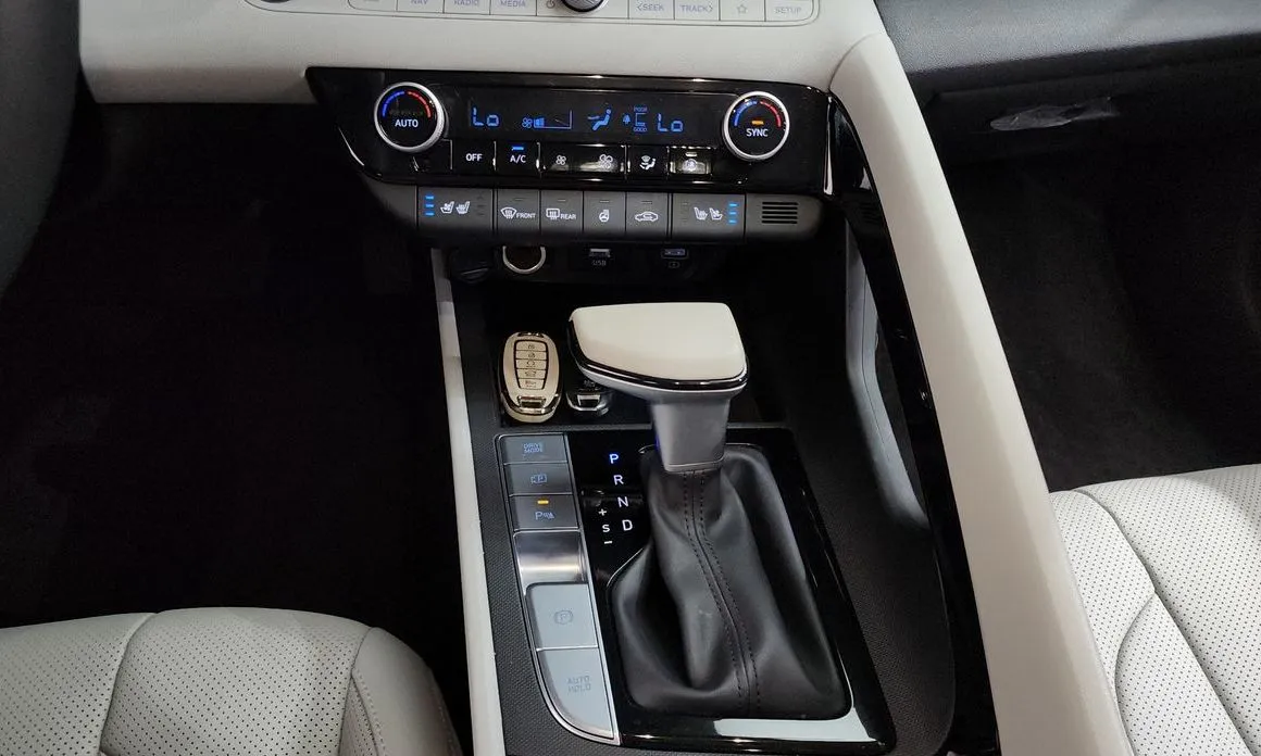 Hyundai AVANTE — фото 8