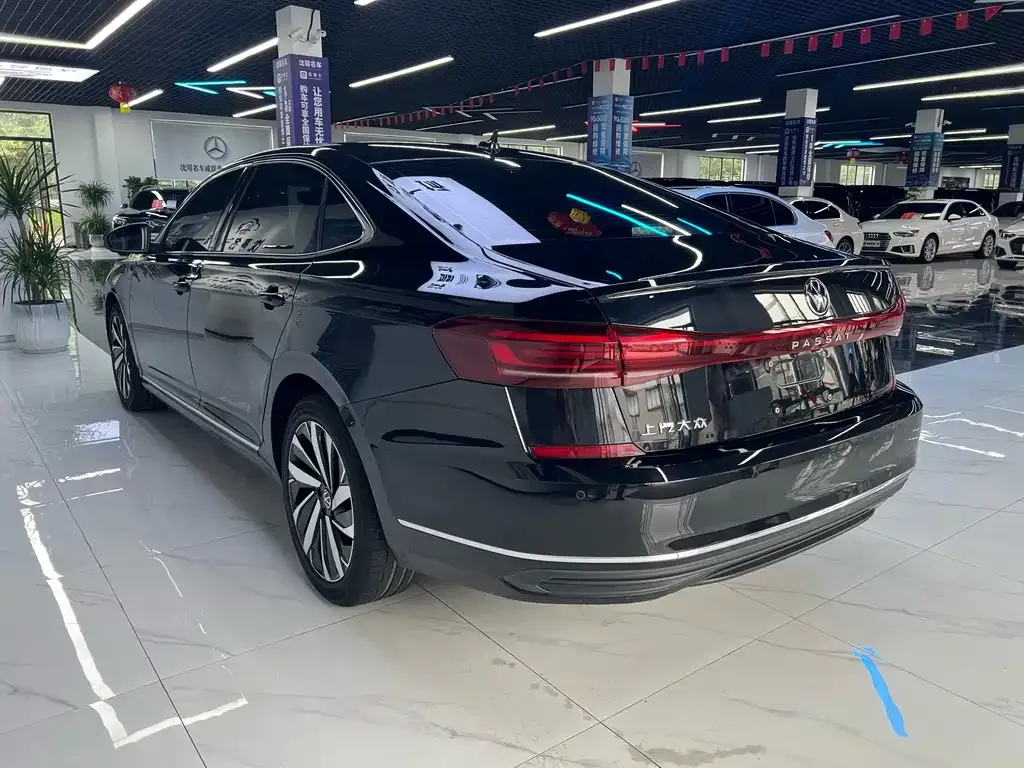 Volkswagen Passat — фото 2