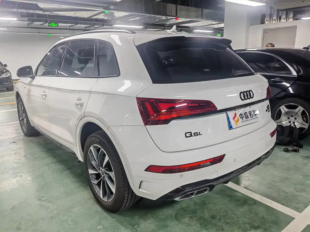 Audi Q5L — фото 4