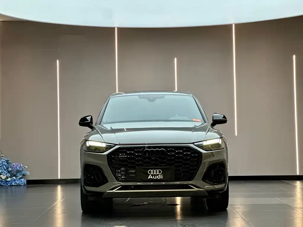 Audi Q5L Sportback — фото 2
