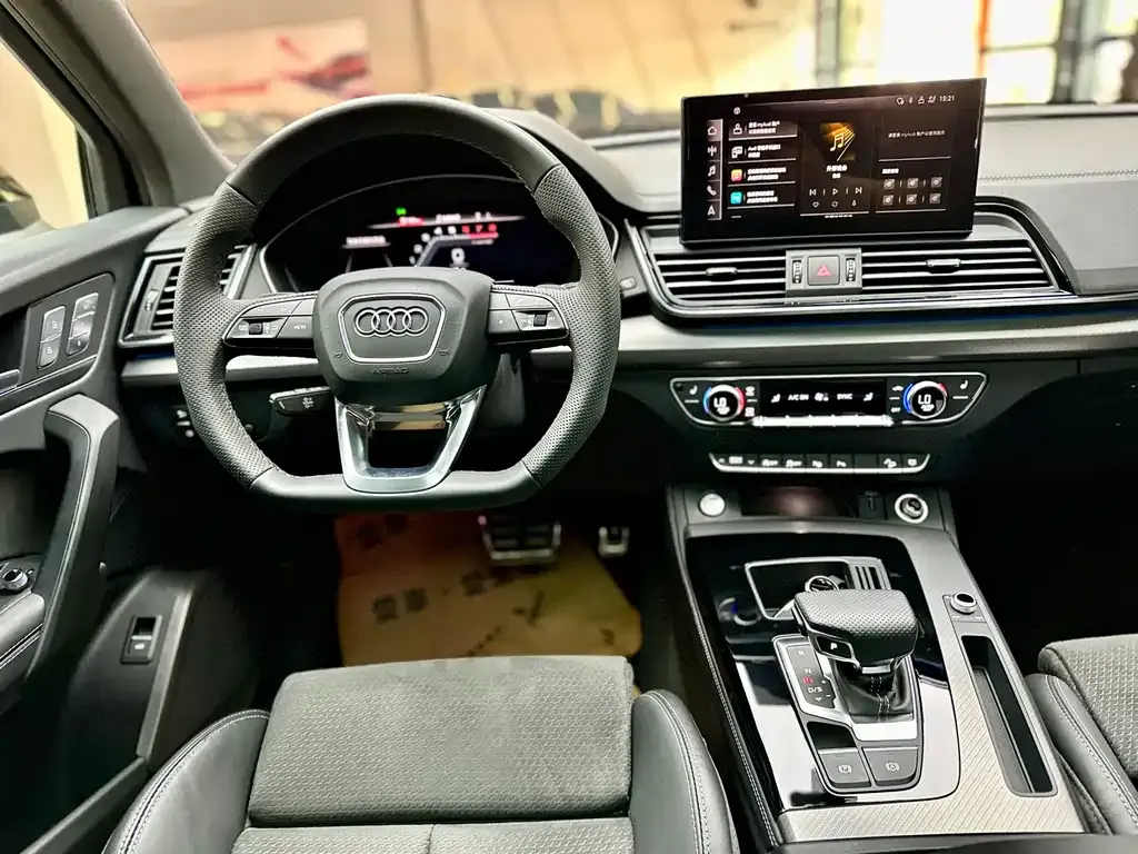 Audi Q5L Sportback — фото 7