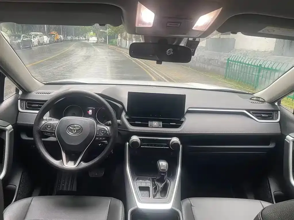 Toyota RAV4 2024 из CN, фото 4