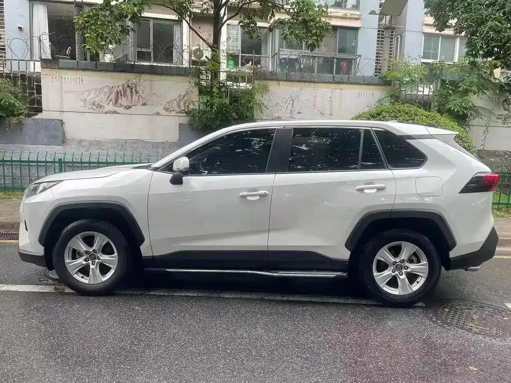 Toyota RAV4 2024 из CN, фото 10
