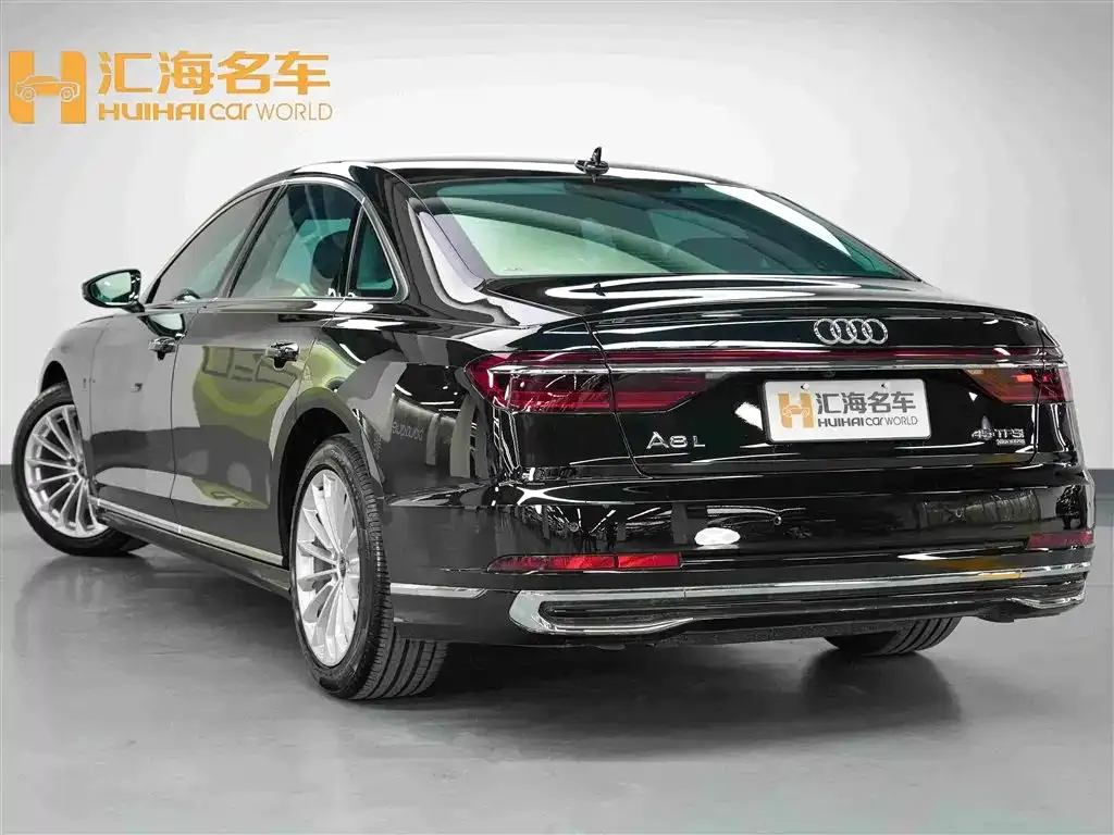 Audi A8 — фото 6