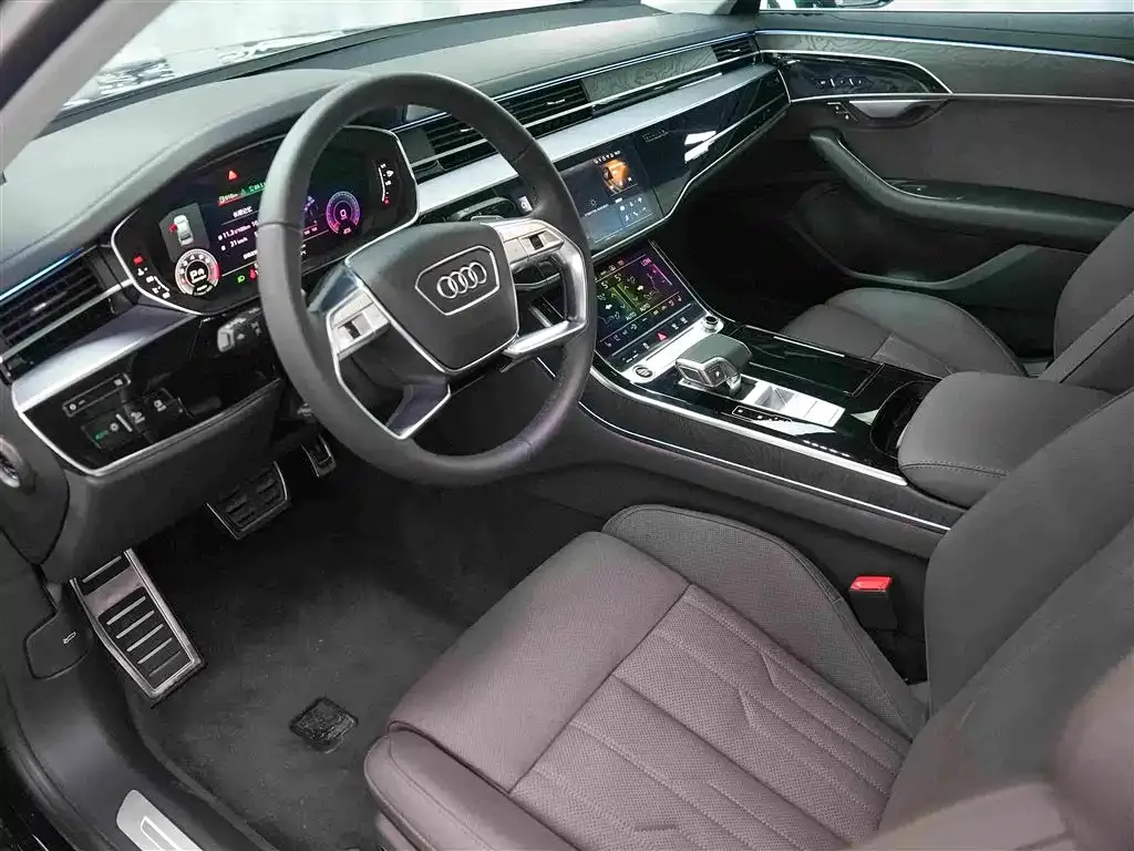 Audi A8 — фото 3