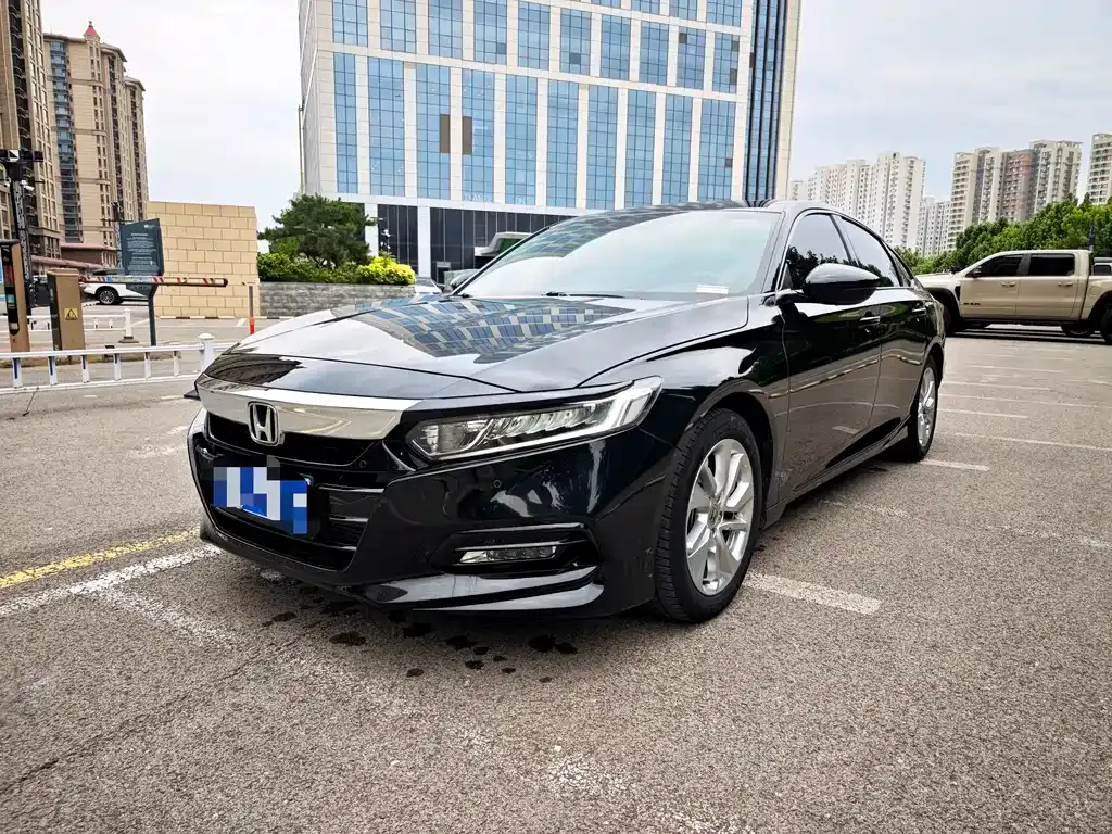 Honda Accord — фото 10