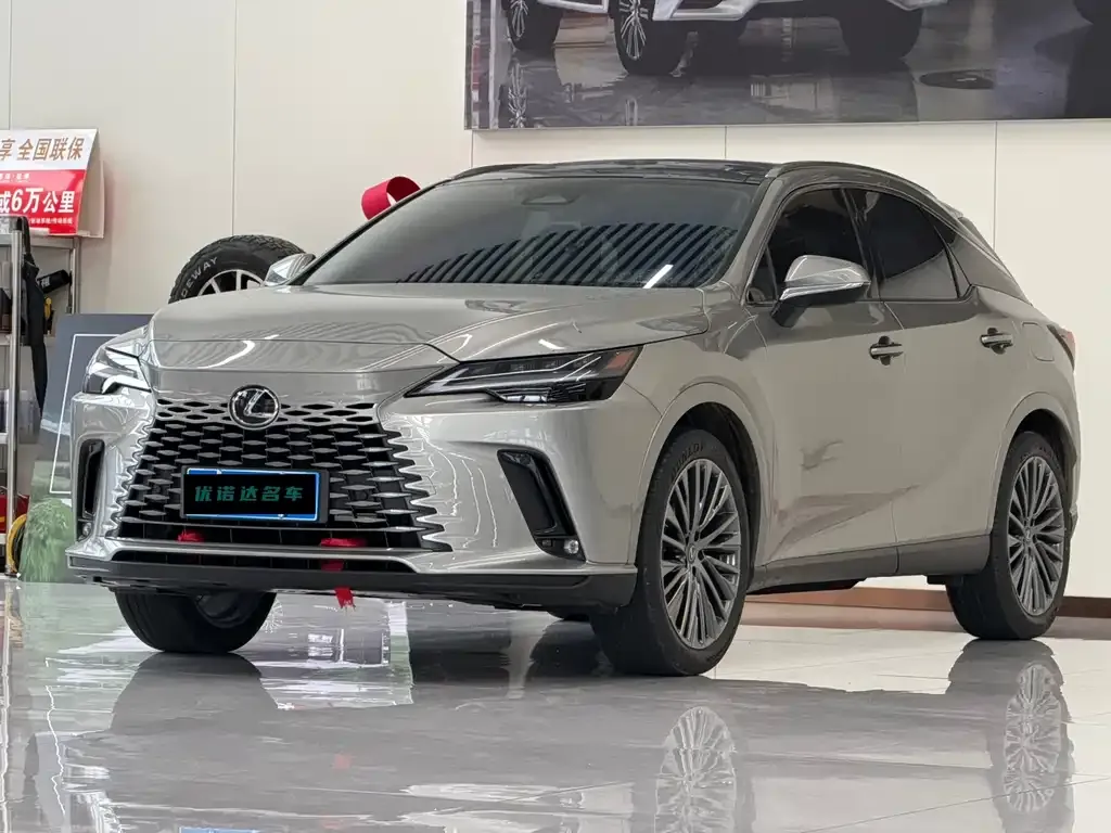 Lexus RX — фото 1