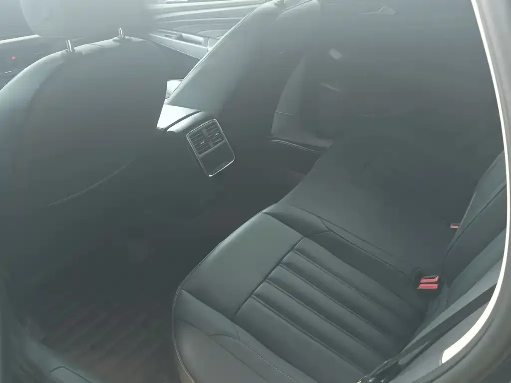 Volkswagen Passat — фото 9