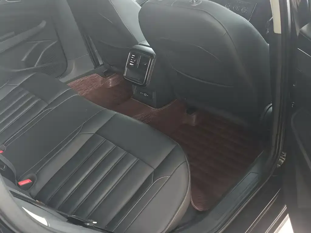 Volkswagen Passat — фото 4