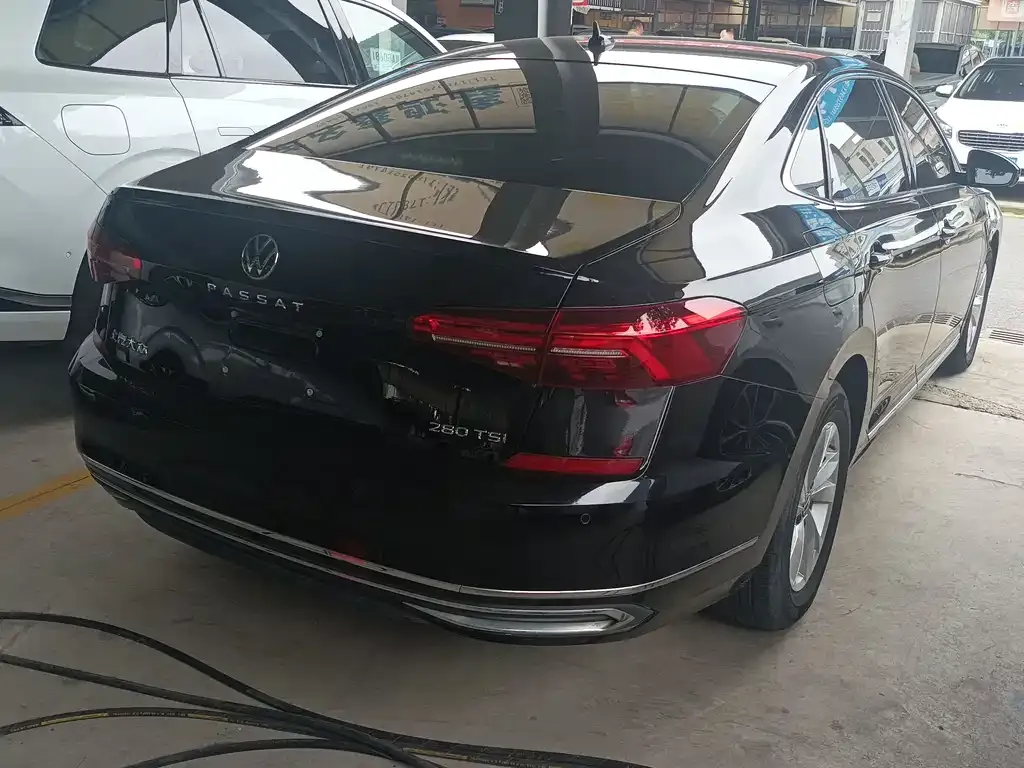 Volkswagen Passat — фото 8