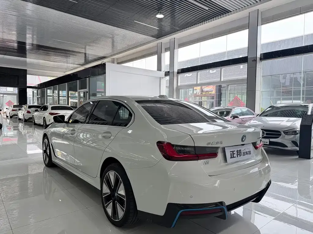 BMW i3 — фото 8