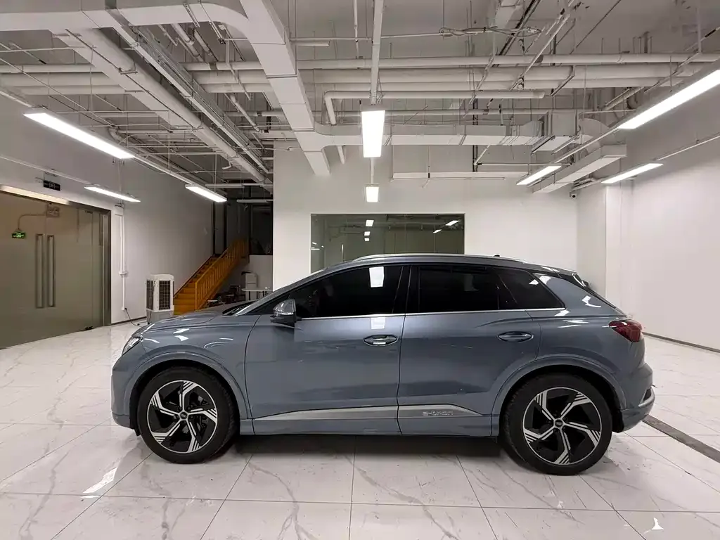 Audi Q4 e-tron — фото 7