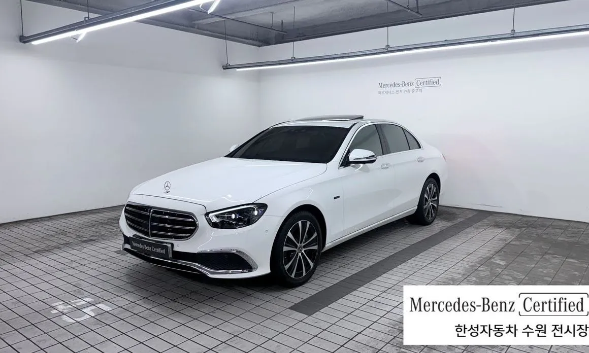 Mercedes-Benz E-Class — фото 1