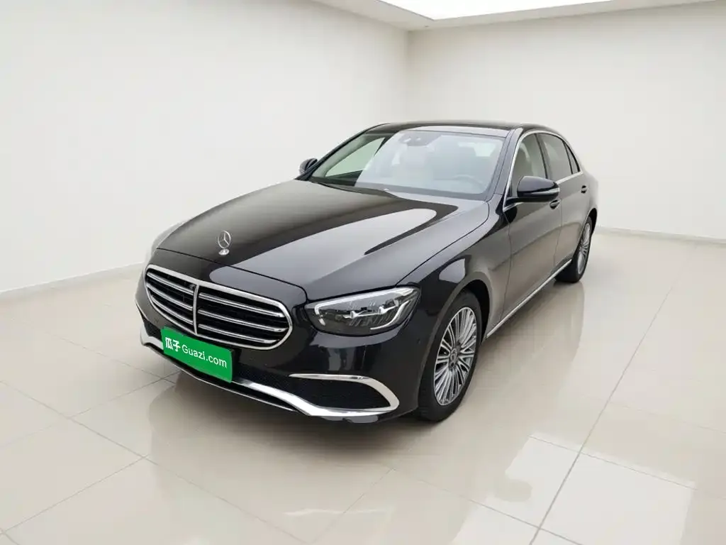 Mercedes-Benz E-Class — фото 1
