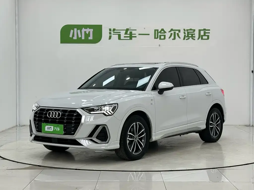 Audi Q3 — фото 1