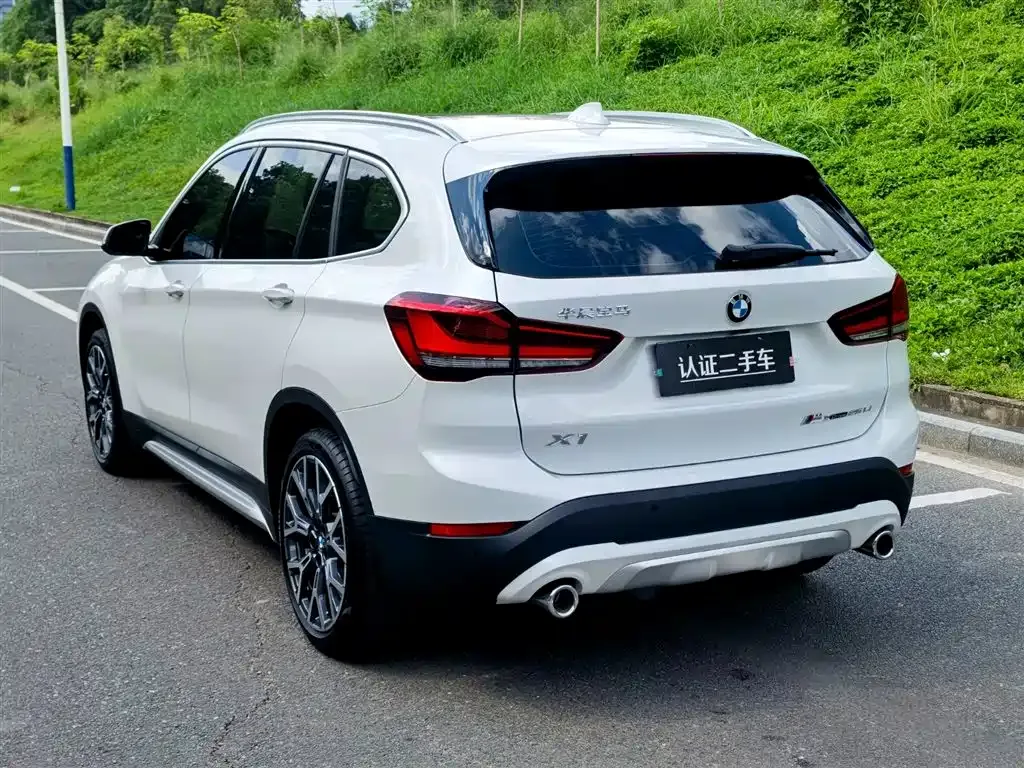 BMW X1 — фото 8
