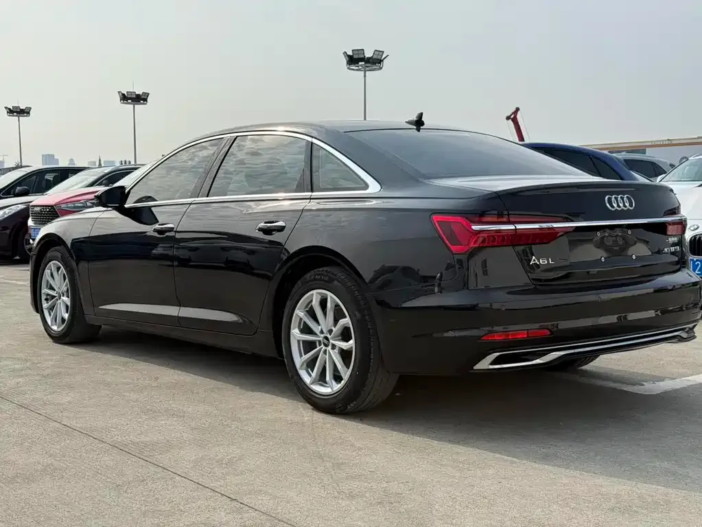 Audi A6L — фото 8