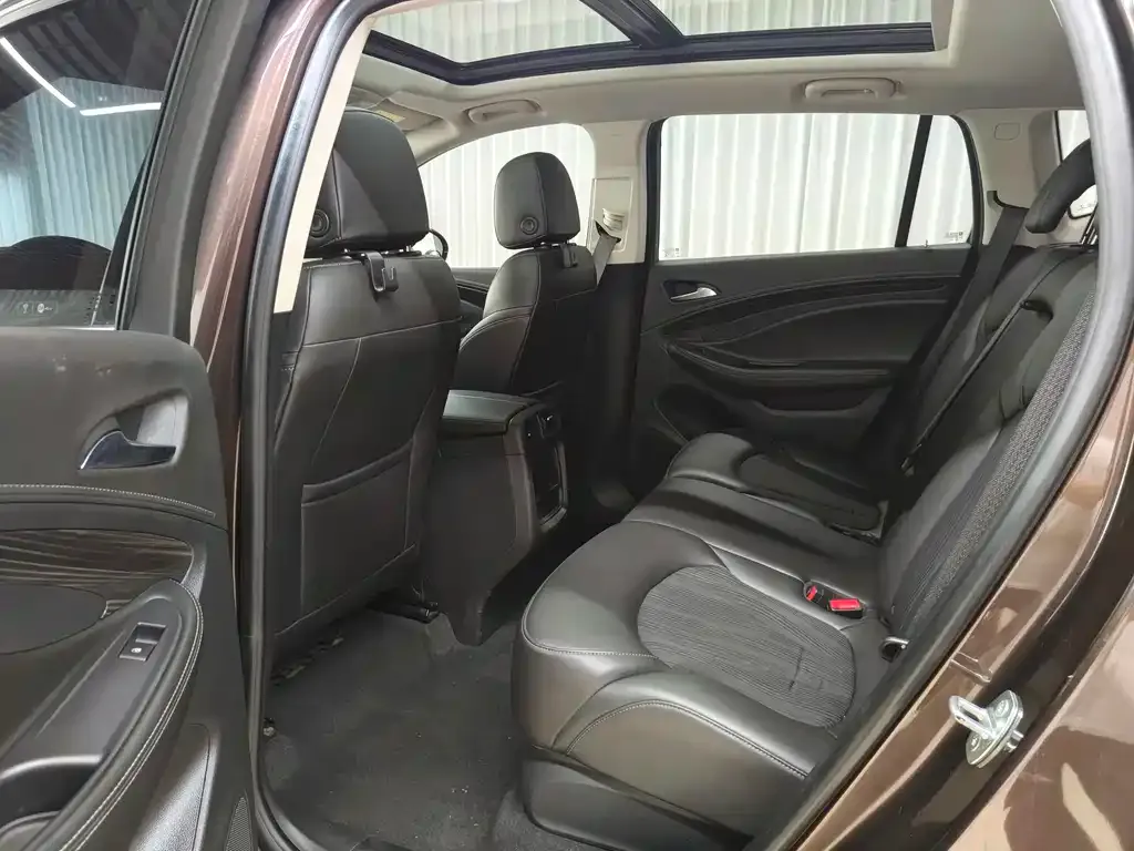 Buick Envision Plus — фото 10